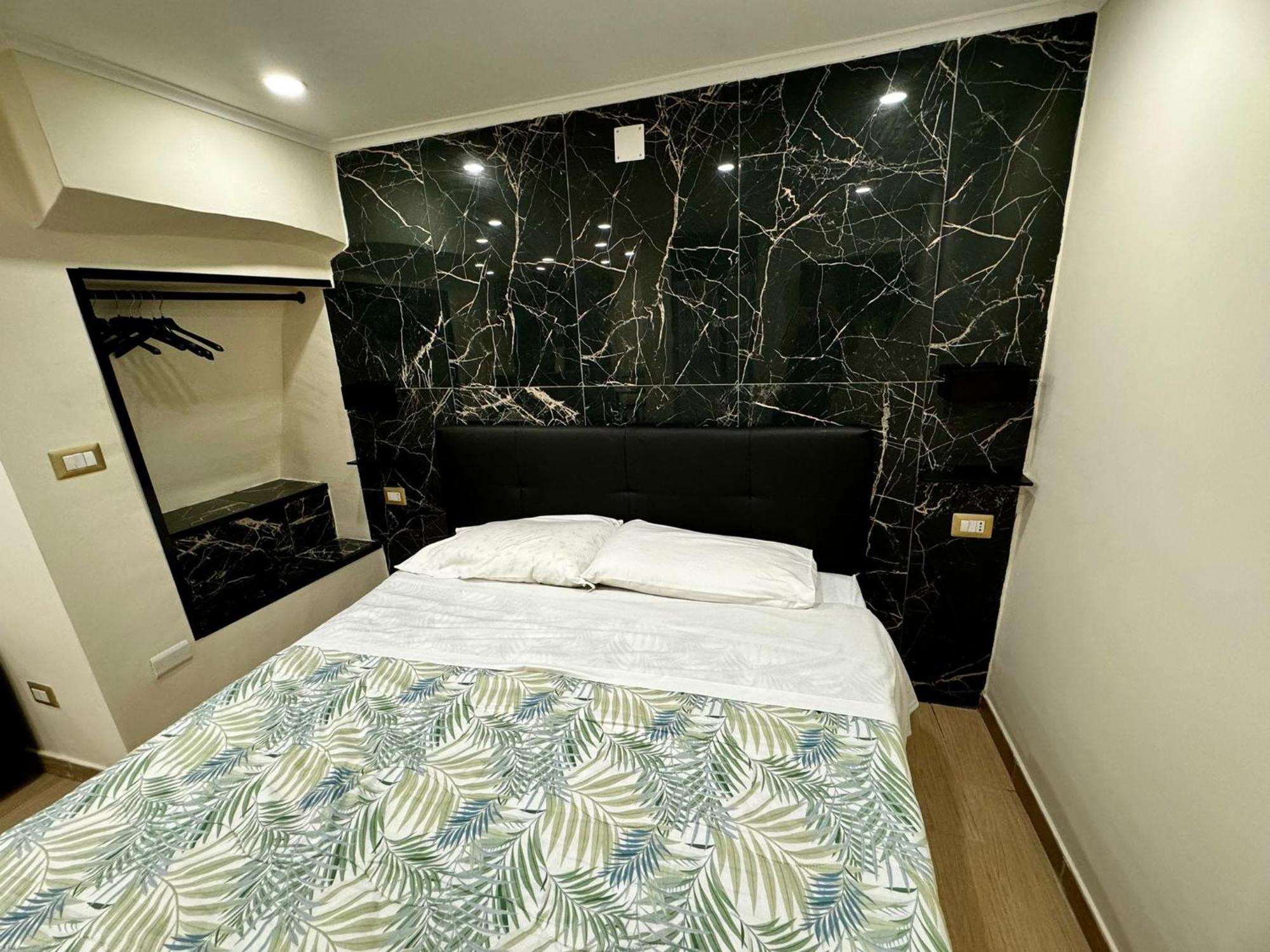 Fl Black Diamond เนเปิลส์ ภายนอก รูปภาพ